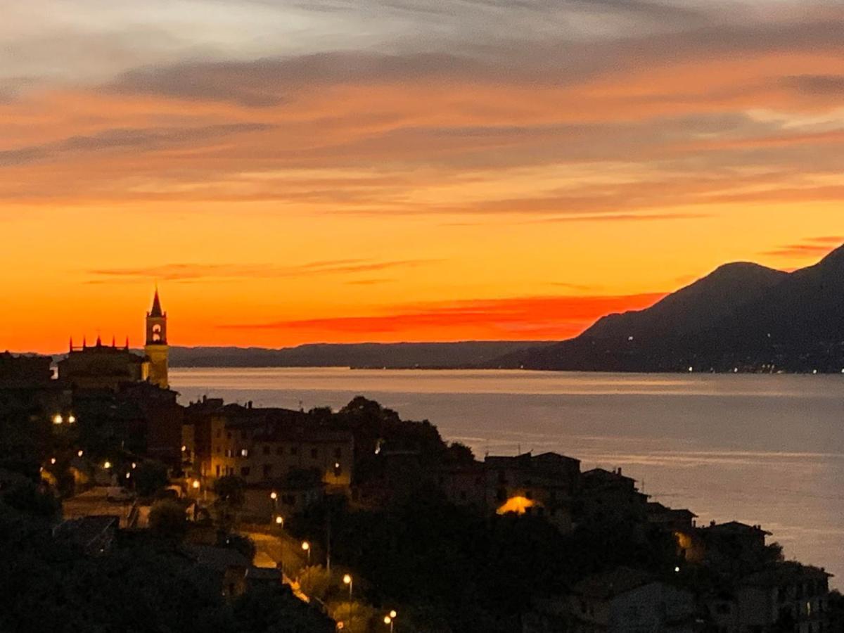 View Garda Lake Brenzone sul Garda Buitenkant foto