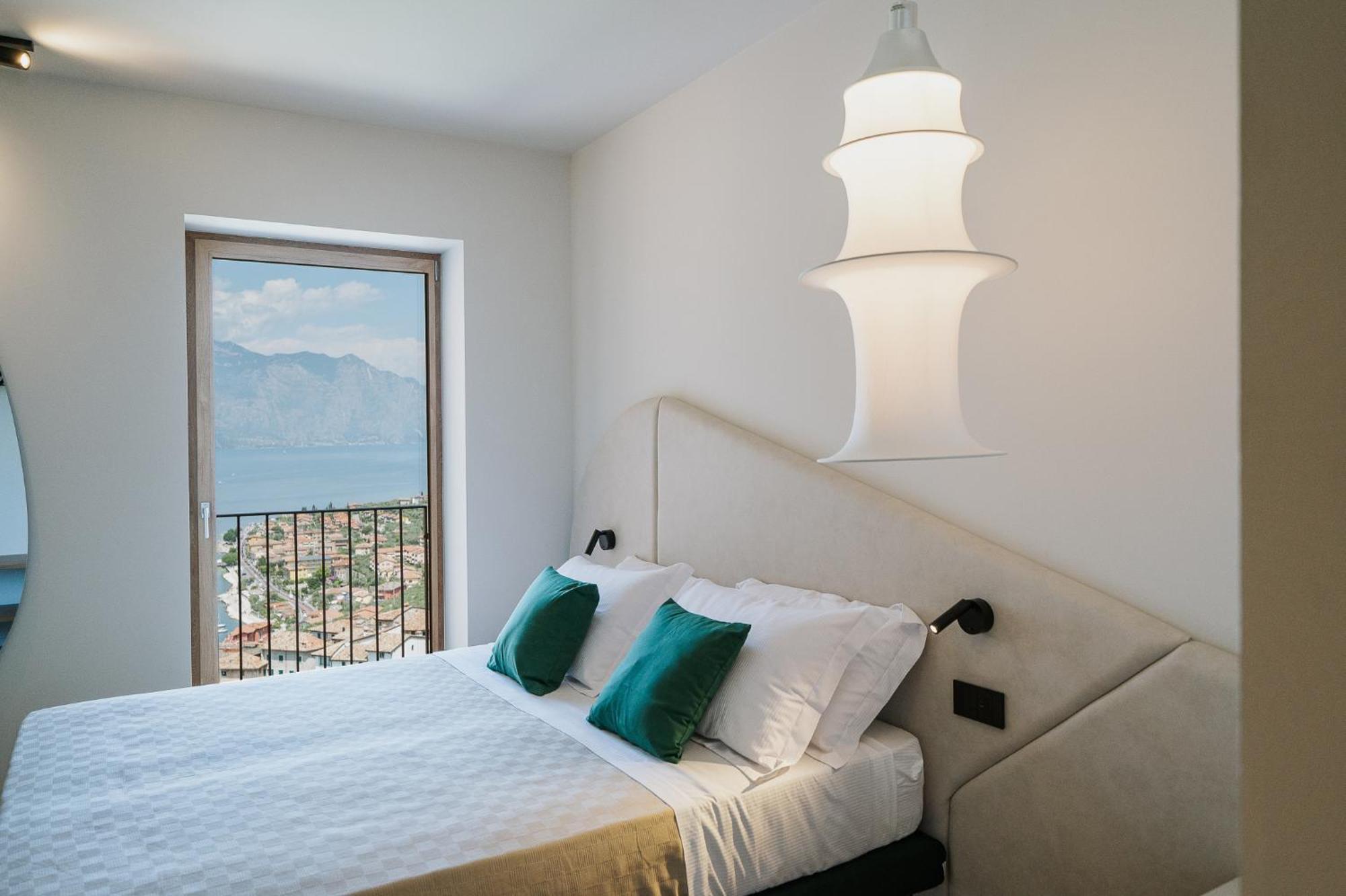 View Garda Lake Brenzone sul Garda Buitenkant foto