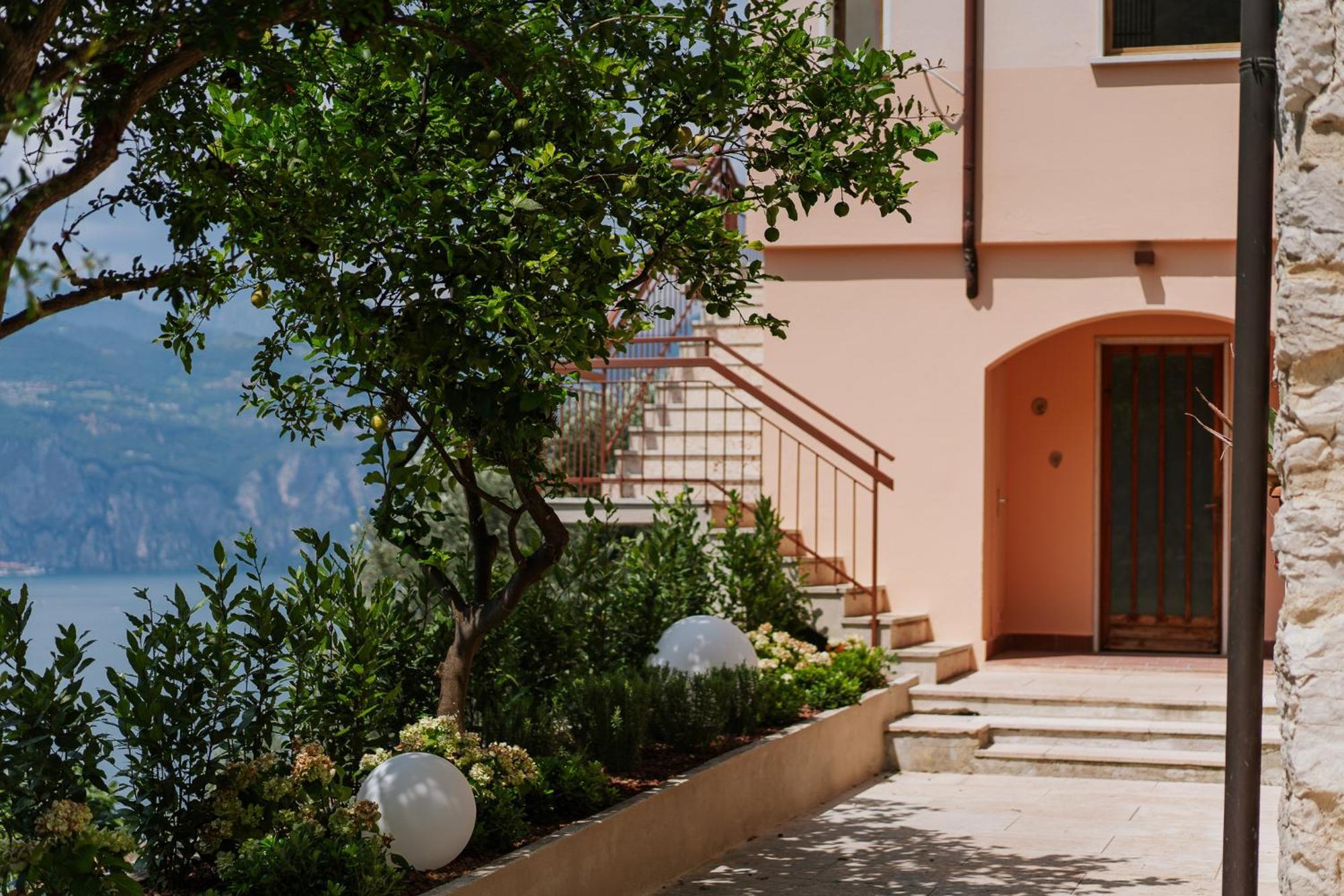 View Garda Lake Brenzone sul Garda Buitenkant foto