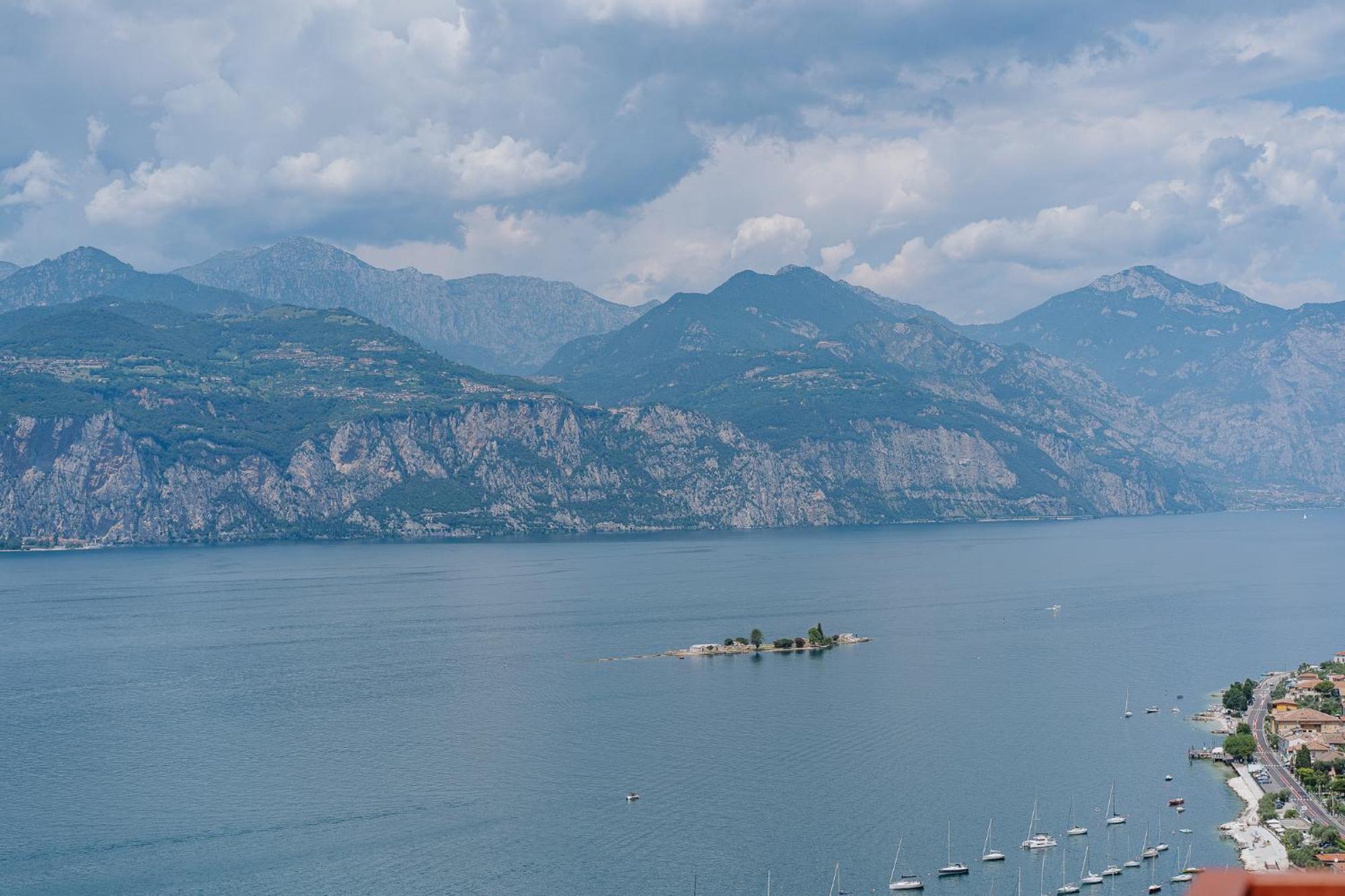View Garda Lake Brenzone sul Garda Buitenkant foto