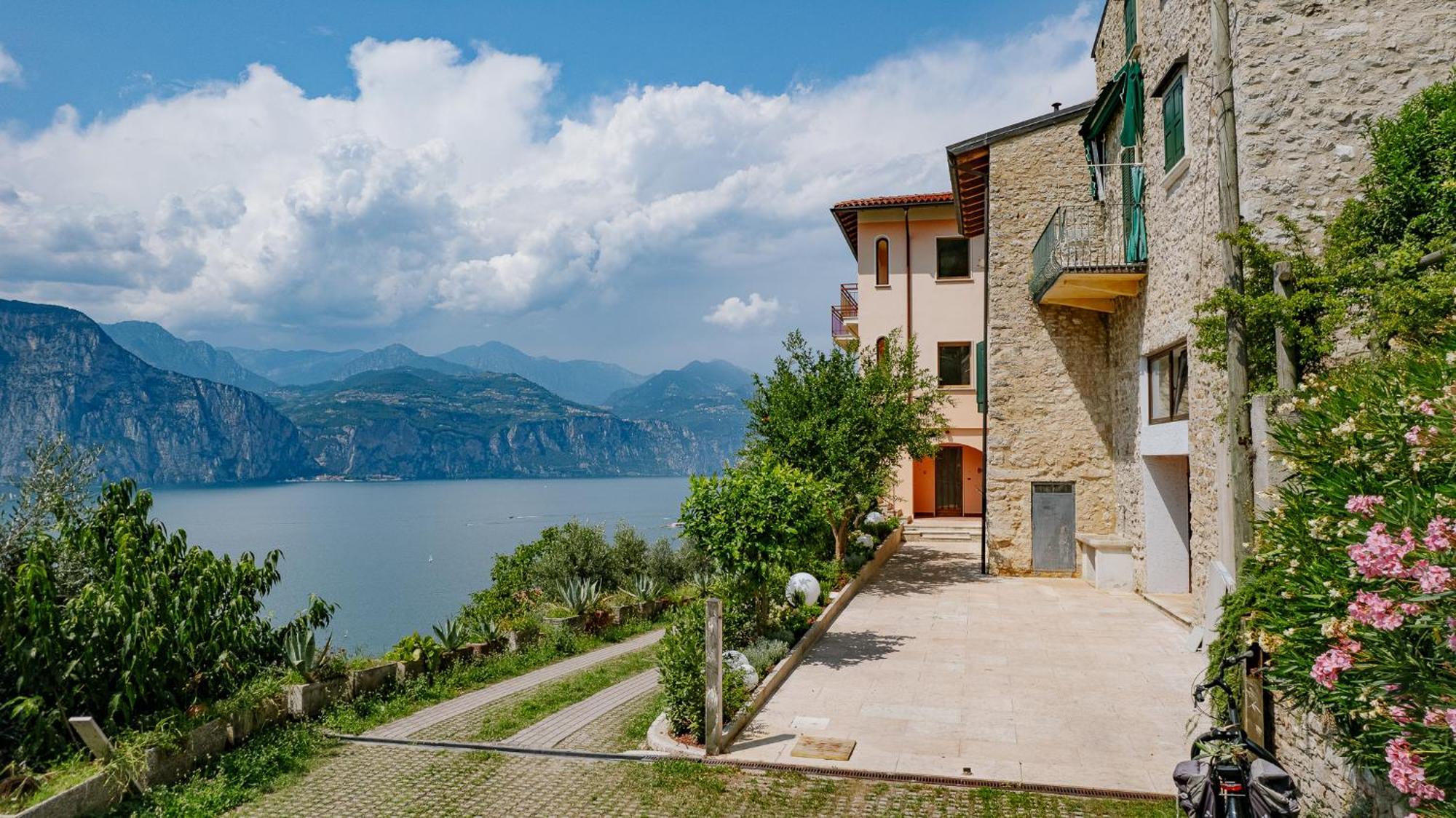 View Garda Lake Brenzone sul Garda Buitenkant foto